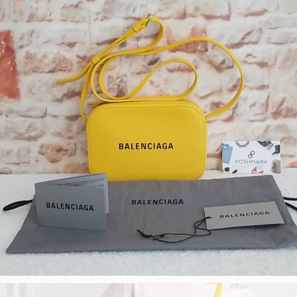 Not selling **** I’m looking for this bag